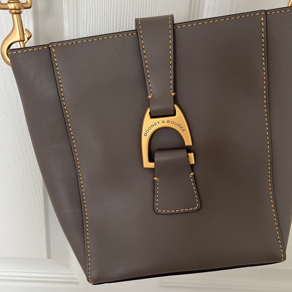 Dooney & Bourke Tan Cross Body Bag
